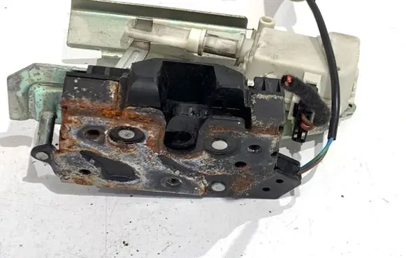 Seat Alhambra (Mk1) Tailgate exterior lock 7M4827501C