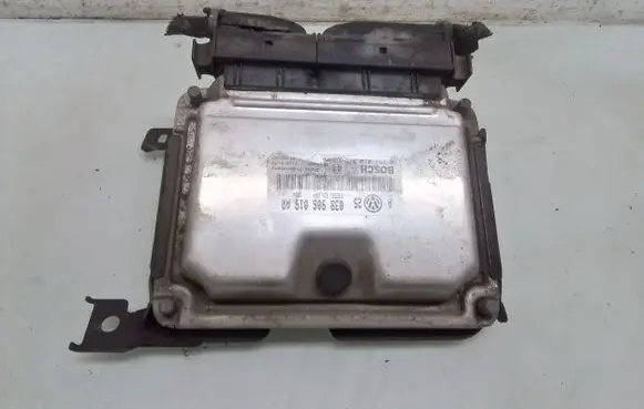 Volkswagen Golf IV Engine control unit/module 0281010215