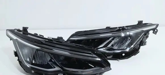 Volkswagen Golf VIII Headlights/headlamps set 