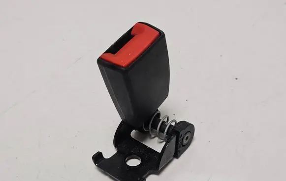 BMW 6 E63 E64 Rear seatbelt buckle 9117199 B22210 33033619