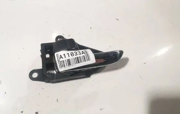 Toyota Avensis Verso Rear door interior handle 
