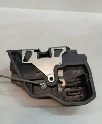 BMW 5 E60 E61 Front door lock 7167068