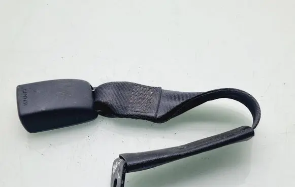 Toyota RAV 4 (XA30) Rear seatbelt buckle