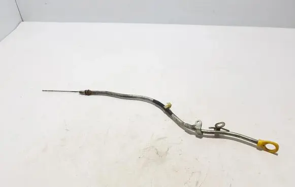 Toyota Hilux (AN120, AN130) Oil level dip stick 114090E011