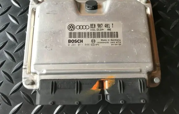 Audi A4 S4 B6 8E 8H Engine control unit/module 8E0907401T 0281011444 EDC15VM