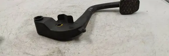 BMW 3 E46 Clutch pedal 35311163870
