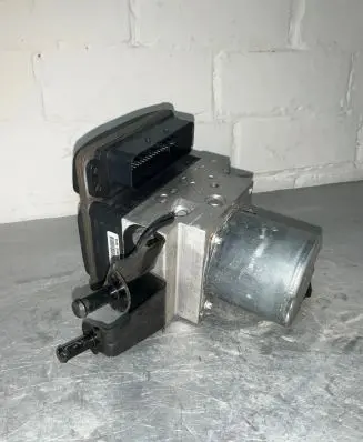 BMW 5 E60 E61 ABS Pump 6783360