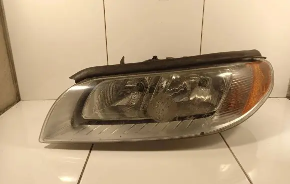 Volvo V70 Headlight/headlamp