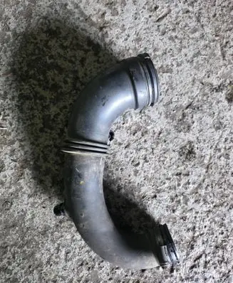 Opel Vivaro Air intake hose/pipe 8200082448