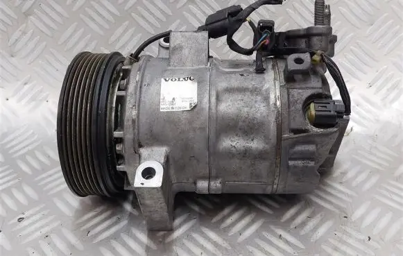 Volvo XC40 Air conditioning (A/C) compressor (pump) 32260849