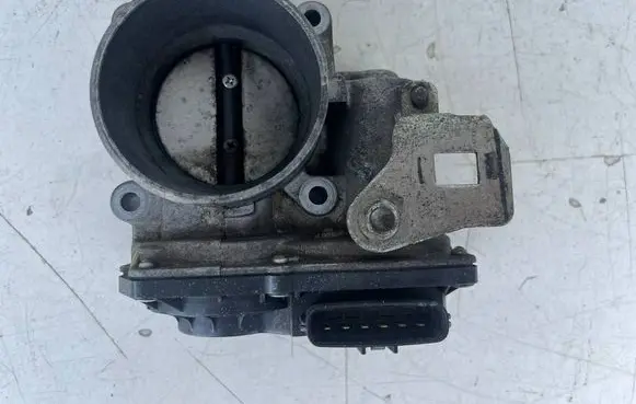 Mazda CX-3 Throttle body valve pe0113640b