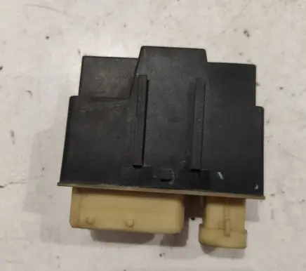 Citroen C5 Glow plug pre-heat relay 9652021180