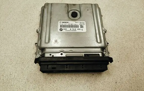 BMW 3 E90 E91 Engine control unit/module 0281017446 8512291 030049088
