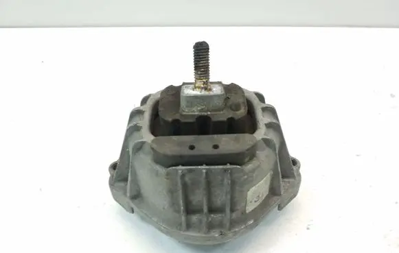BMW 1 E81 E87 Engine mount bracket