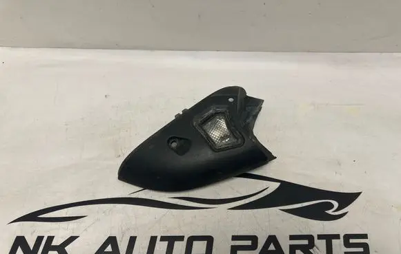 Volvo XC70 Plastic wing mirror trim cover 3004137 3004139