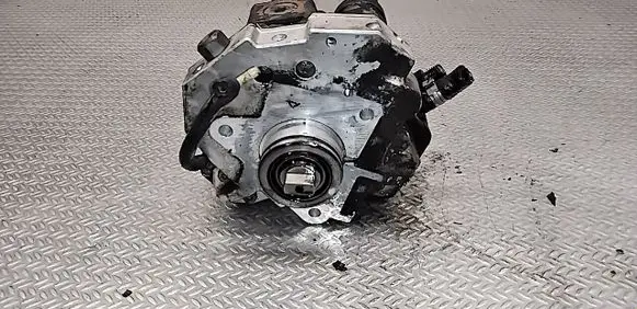Volvo V70 Fuel injection high pressure pump 0445010043 8689591