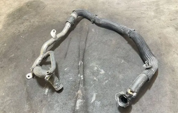 Renault Trafic III (X82) Engine coolant pipe/hose