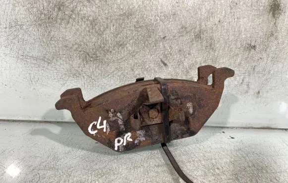 Audi A6 S6 C4 4A Brake pads (front) 