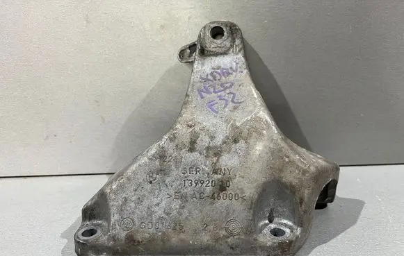 BMW 4 F32 F33 Engine mounting bracket 13992010 GD01625 AC46000