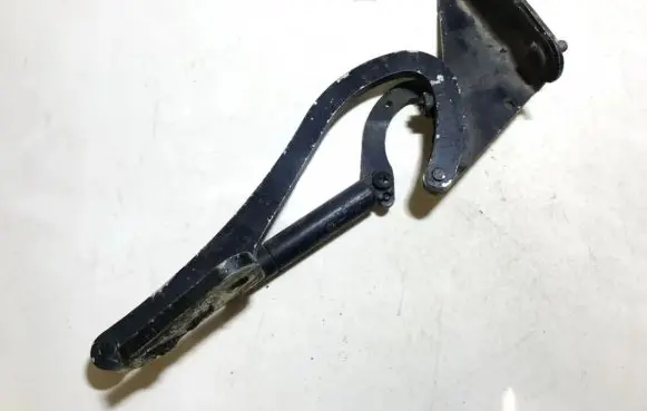 Renault Megane I Tailgate/trunk/boot hinge 828460d