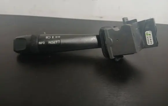 Volvo V70 Indicator stalk 30669738 04W22D