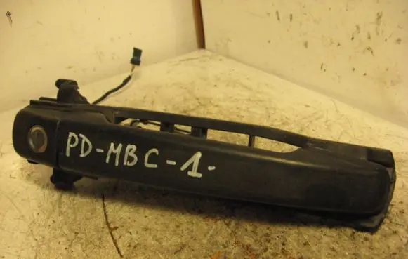 Mercedes-Benz C W202 Front door exterior handle