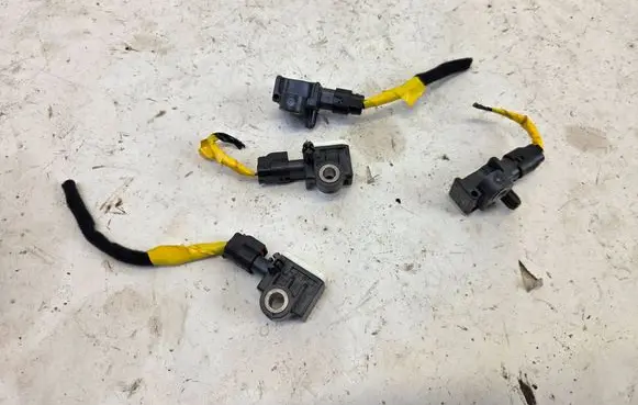 Maserati Ghibli Airbag deployment crash/impact sensor 1668210151