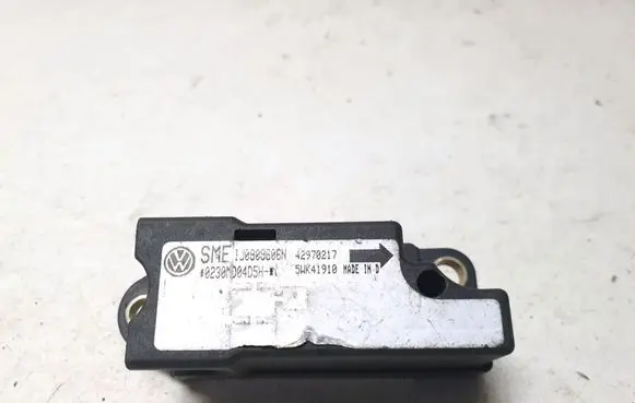 Volkswagen PASSAT B5 Airbag deployment crash/impact sensor IJ0909606N
