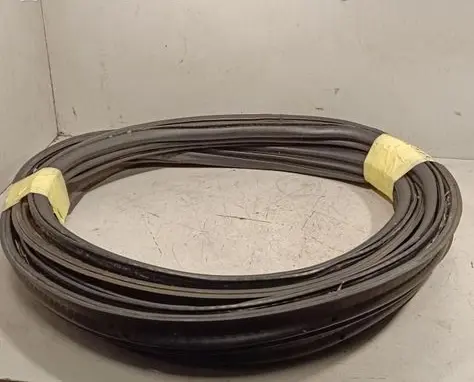 Ford Kuga II Loading door rubber seal (on body) 