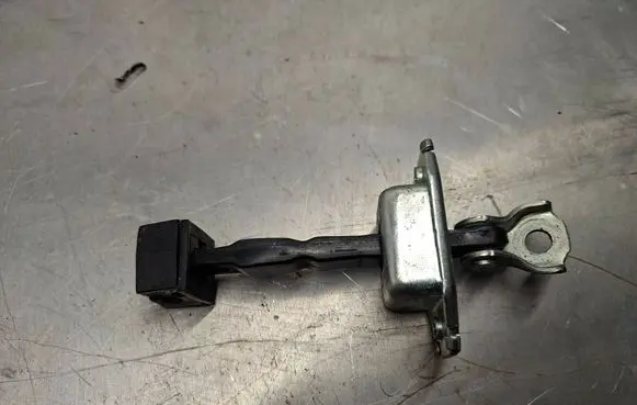 Mitsubishi i-MiEV Rear door check strap stopper 