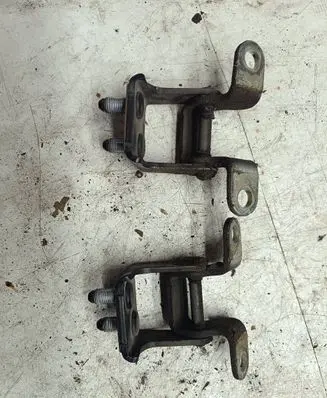 SsangYong Rodius Loading door hinge set 