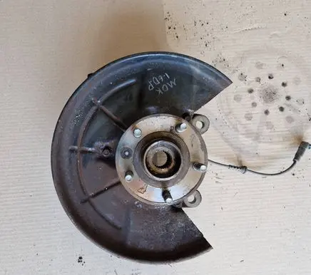 Opel Mokka X Front wheel hub spindle knuckle
