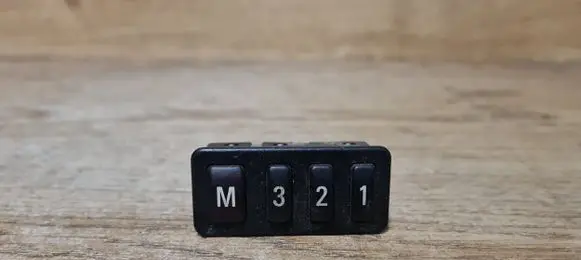 BMW 5 E39 Seat control switch 8352160