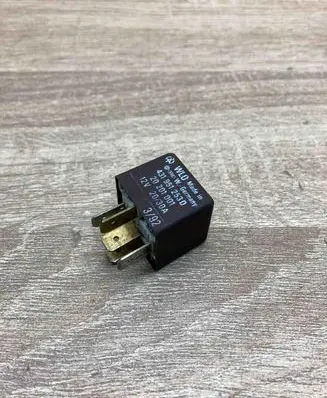 Audi A4 S4 B5 8D Other relay 431951253D 20201001