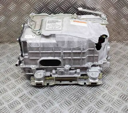Toyota Yaris Voltage converter inverter G920052033 G920152013