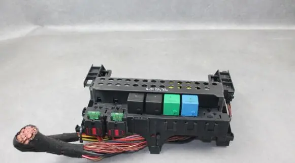 Mercedes-Benz B W245 Fuse module 1695450001