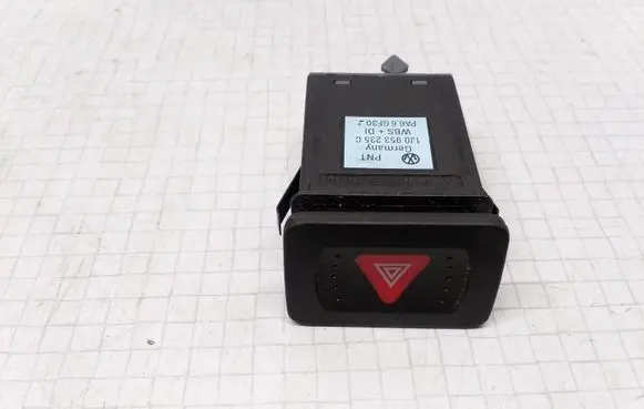 Volkswagen Golf IV Hazard light switch 1J0953235C