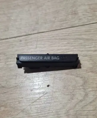 Passenger airbag on/off switch