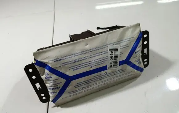 Passenger airbag