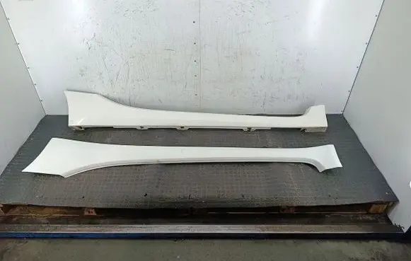Peugeot iOn Sill/side skirt trim