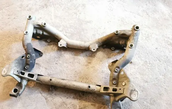 Mercedes-Benz E W212 Front axle beam 