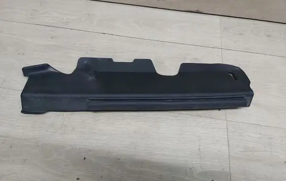 Toyota RAV 4 (XA40) Fender foam support/seal 