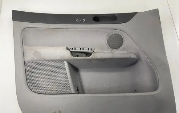 Volkswagen Golf Plus Front door card panel trim