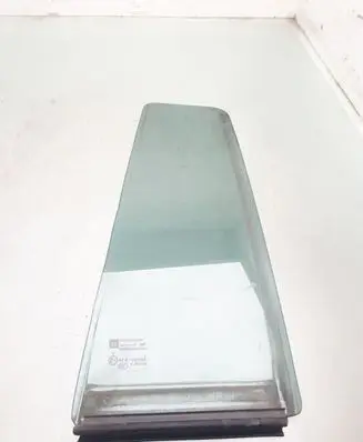 Opel Zafira B Rear vent window glass AS3