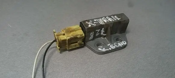 Nissan X-Trail T30 Airbag deployment crash/impact sensor