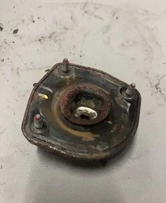 Hyundai Tucson JM Coil spring/strut mount 