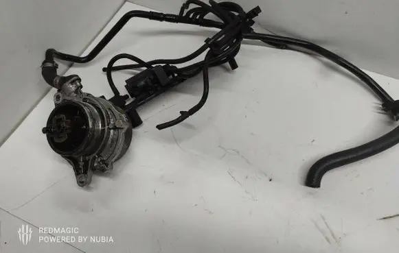 BMW 5 E60 E61 Vacuum pump 7787366