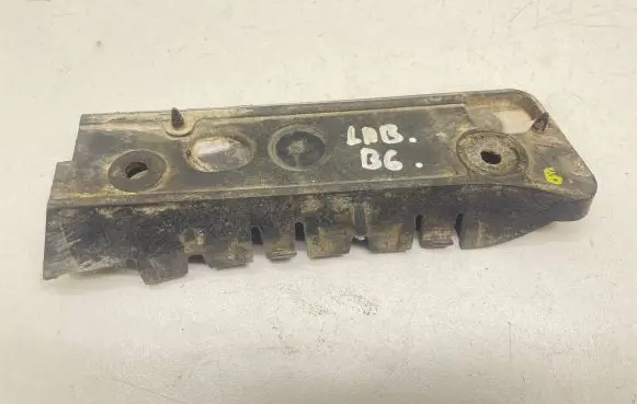 Audi A4 S4 B6 8E 8H Front bumper mounting bracket 8E0807283