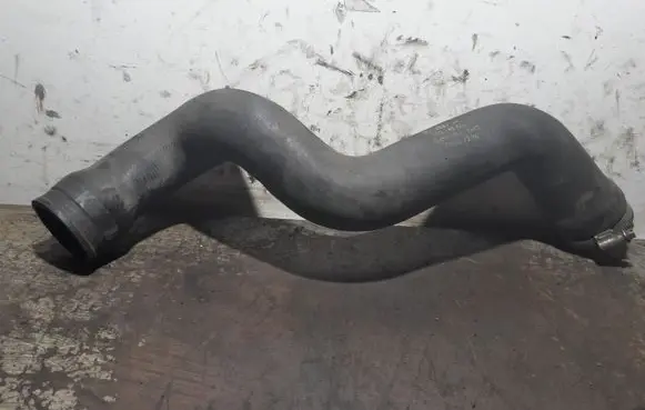 Air intake hose/pipe