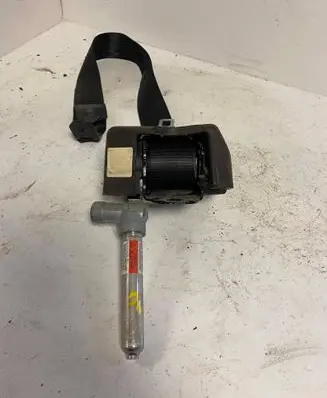 Volvo V50 Rear seatbelt 8639553